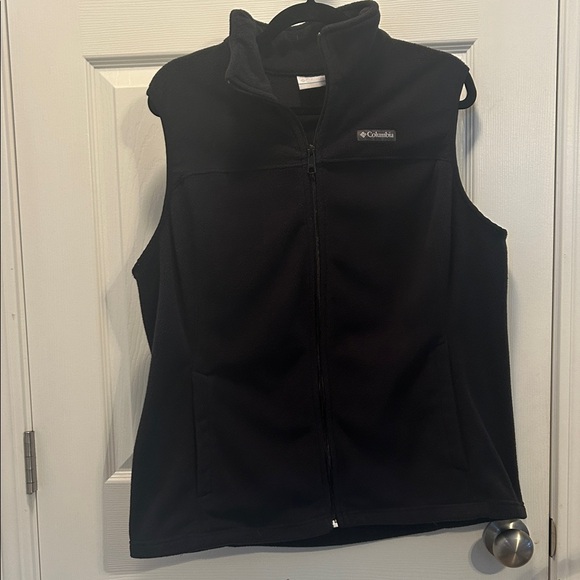 Columbia Jackets & Blazers - Columbia Black Fleece Vest